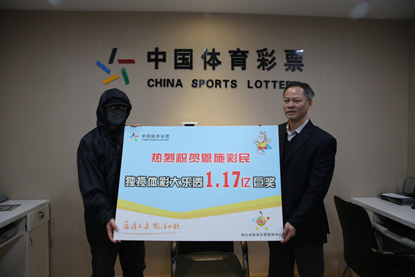 法乙銀靴：登貝萊拿球能過掉整條防線，卡馬文加早熟程度讓人驚訝